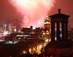 English: Fireworks over Edinburgh on New Year'...